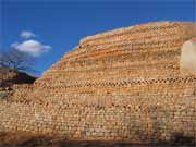 Zbytky historických staveb tzv. Great Zimbabwe.