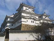 Himeji ležící pod Osakou. Nejstaší japonský hrad.