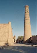  Chiva – minaret uprostřed starého města .
