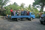 veřejná doprava po ostrově Omotepe.