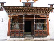Vnitřní prostory kláštera Taktshang Goemba (Tygří hnízdo - Tiger's nest).