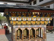 Modlitební mlýnky. Hlavní město Thimphu.