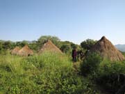 Surmská vesnice, okolí města Kibish.