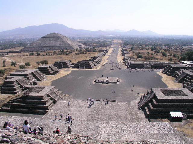 Pohled z pyramidy Msce.