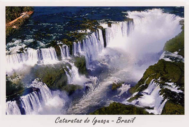 Iguazú - letecký pohled. (foto: prodejná pohlednice)