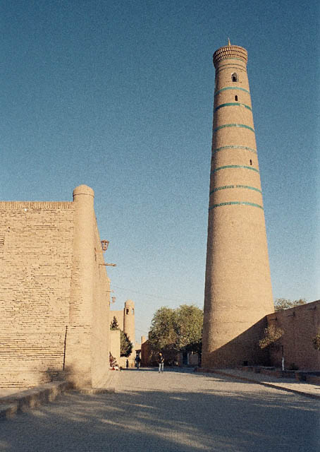  Chiva  minaret uprosted starho msta .