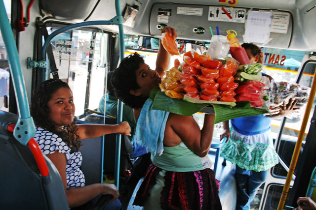 dlkov autobus ze Santa Ana do San Salvadoru.