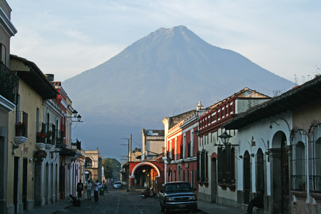 Msto Antigua Guatemala a Vulcan de Agua.