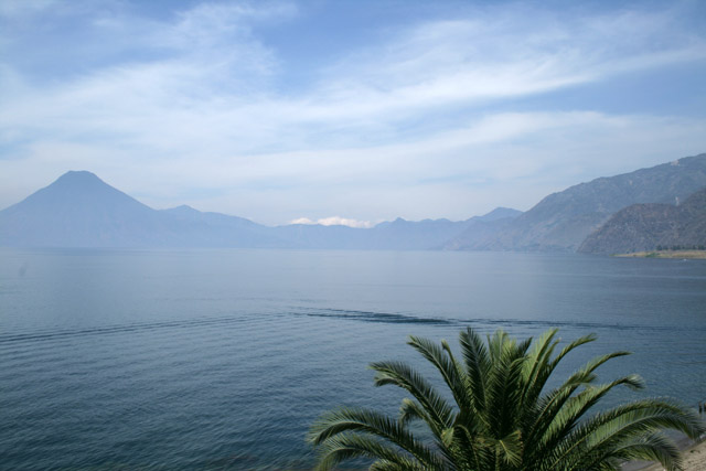 Jezero Atitlán.