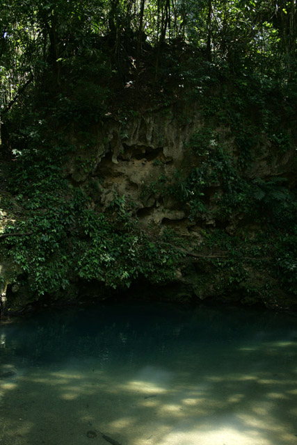 Cenote Blue Hole.