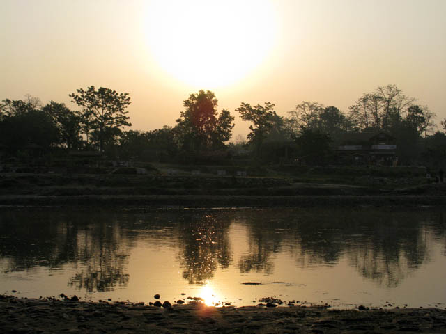 Podvečer v Národním parku Royal Chitwan.