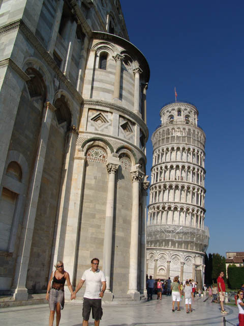 Pisa a její slavná šikmá věž.