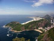Pohled na pl Copacabana, Rio de Janeiro.