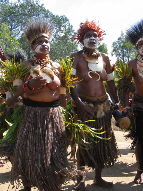 Goroka festival je pestrou přehlídkou mnoha etnik. Pestrost je neuvěřitelná.